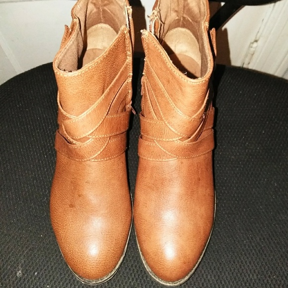🍁🍂Payless Camel Leather Booties 👢 - Picture 2 of 8
